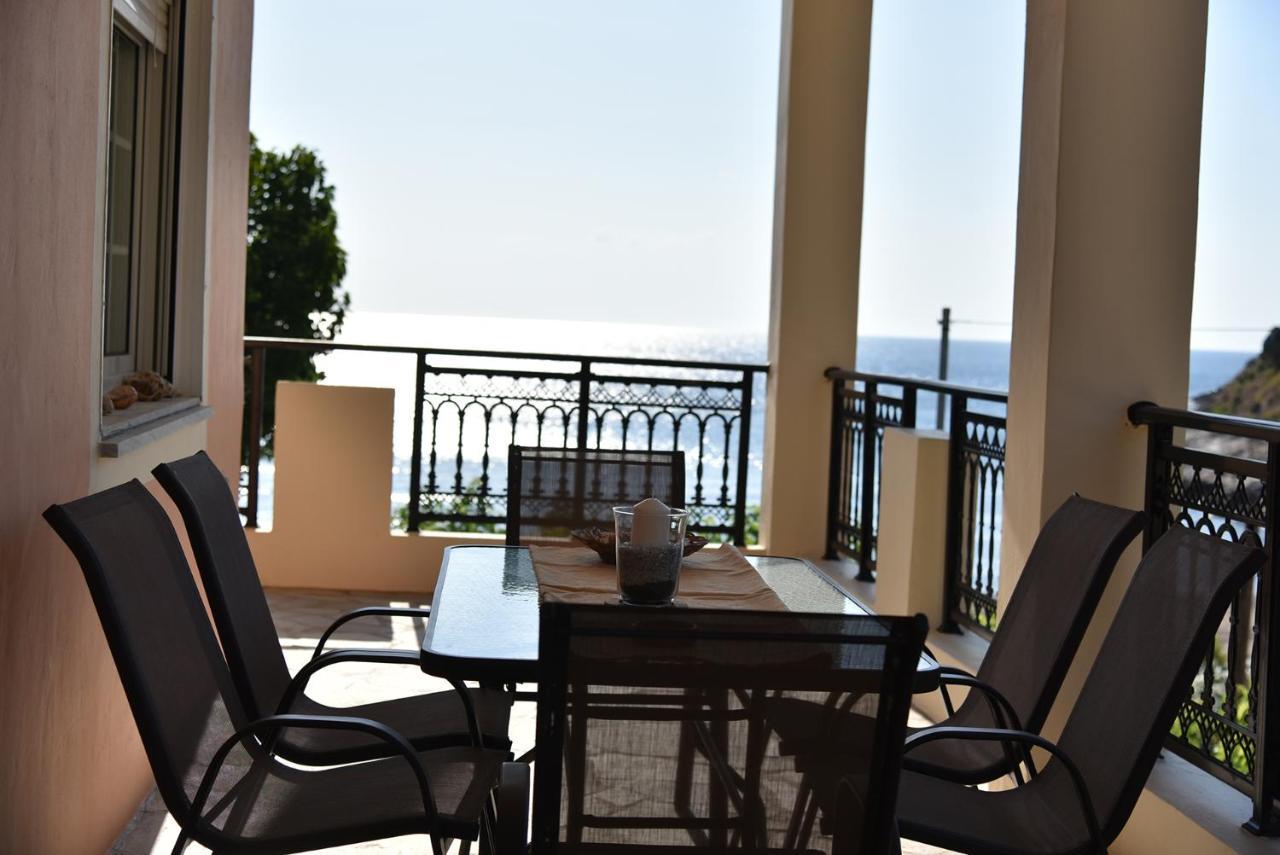 Irene'S Beach Front House Vromopousi Bagian luar foto