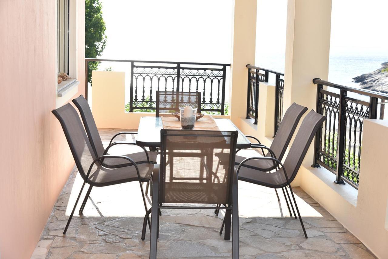 Irene'S Beach Front House Vromopousi Bagian luar foto