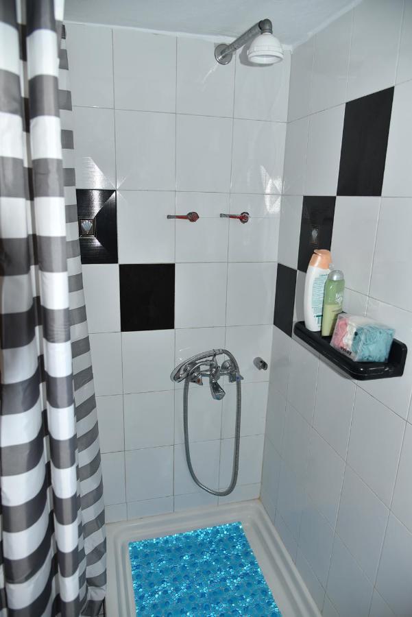 Irene'S Beach Front House Vromopousi Bagian luar foto