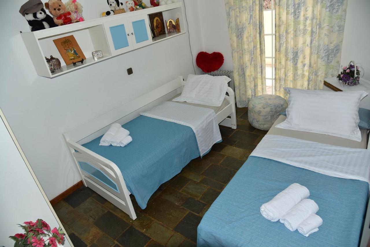 Irene'S Beach Front House Vromopousi Bagian luar foto