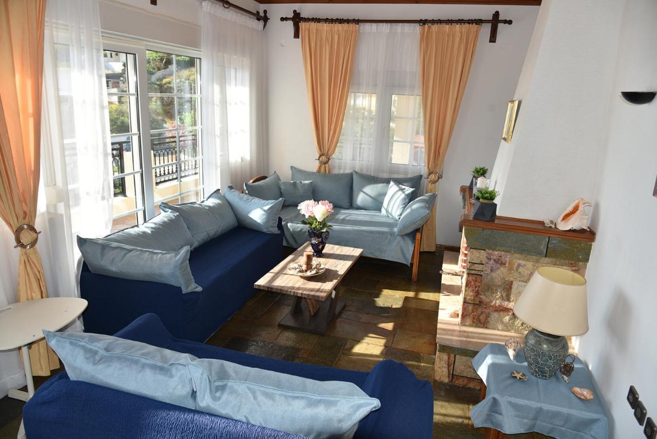 Irene'S Beach Front House Vromopousi Bagian luar foto