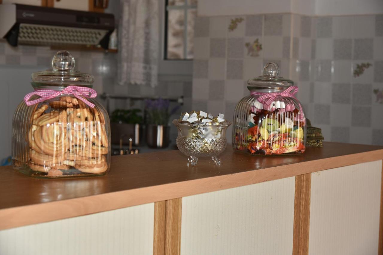 Irene'S Beach Front House Vromopousi Bagian luar foto