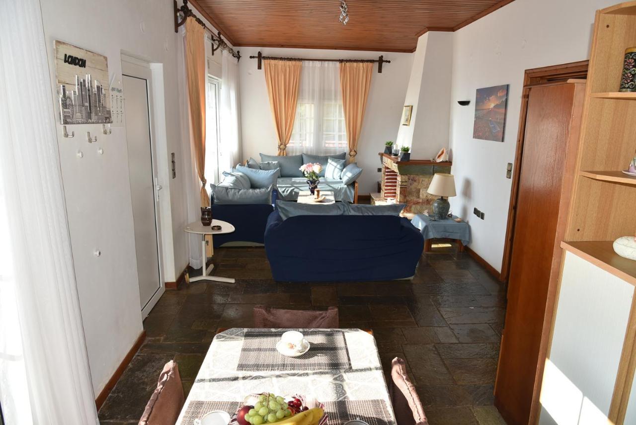 Irene'S Beach Front House Vromopousi Bagian luar foto